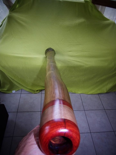 Petite embouchure Padouk et une essence exotique,non connue à ma connaissance.
