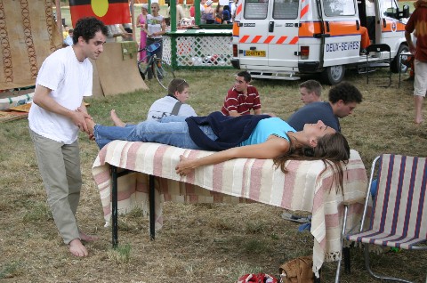le directeur de l'école de clown de Paris faisait le masseur (pas mal, j'ai testé)