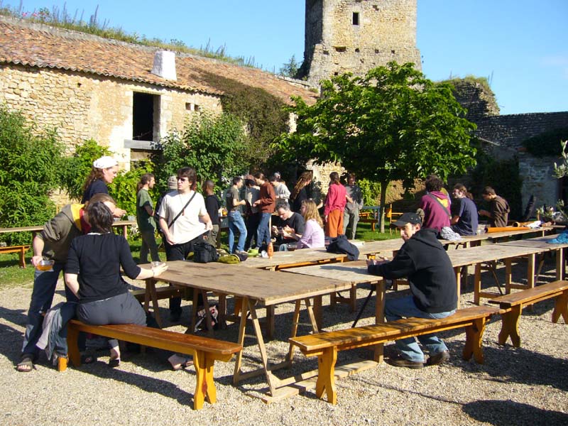 tablejardin2800.jpg