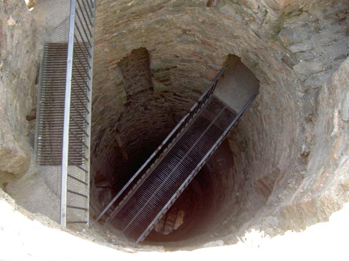 L'intérieur de la tour.JPG