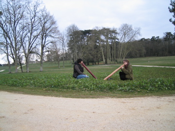 bas ouais!! on vous a pas attendue lol